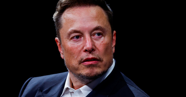 Chuyện gì đang xảy ra với Elon Musk: Bi quan bất thường về Tesla, né tránh câu hỏi về cả xe tự lái và AI, còn nhắc tới tình huống 'ngàn cân treo sợi tóc'