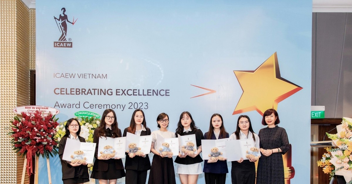 ICAEW trao bằng Chartered Accountant cho hội viên và chứng chỉ CFAB cho học viên tại TP.HCM