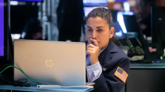 S&P 500 có chuỗi 3 tháng giảm điểm liên tiếp đầu tiên từ năm 2020
