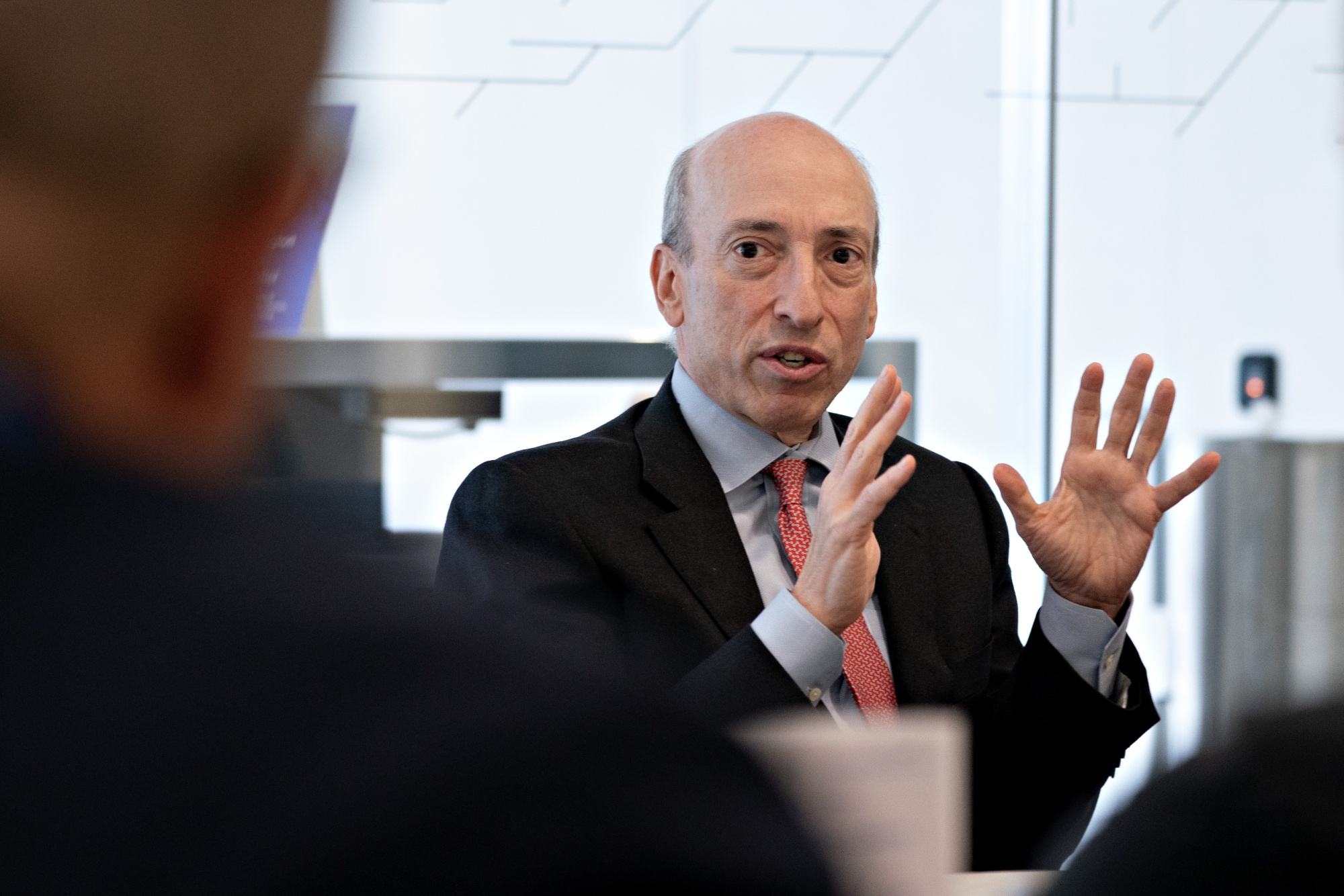 Nghị sĩ Mỹ đề xuất cắt giảm lương Chủ tịch SEC Gary Gensler xuống 1 đô la
