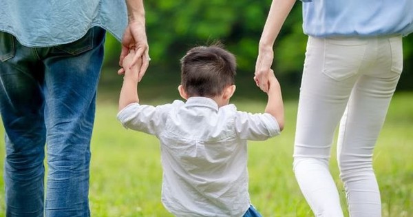Bố mẹ Gen Z chật vật nuôi con: Mỗi tháng phải chi trung bình hơn 17 triệu đồng, khó khăn chồng chất