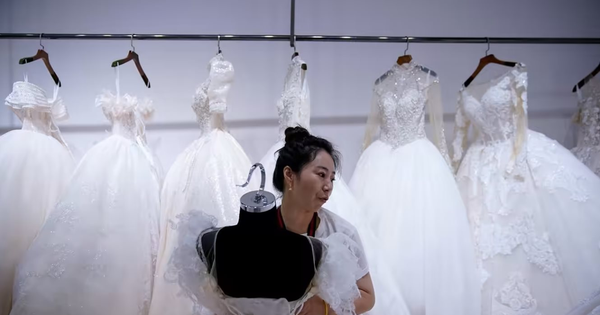 Trung Quốc hối thúc những người sinh năm 2000 nhanh chóng kết hôn