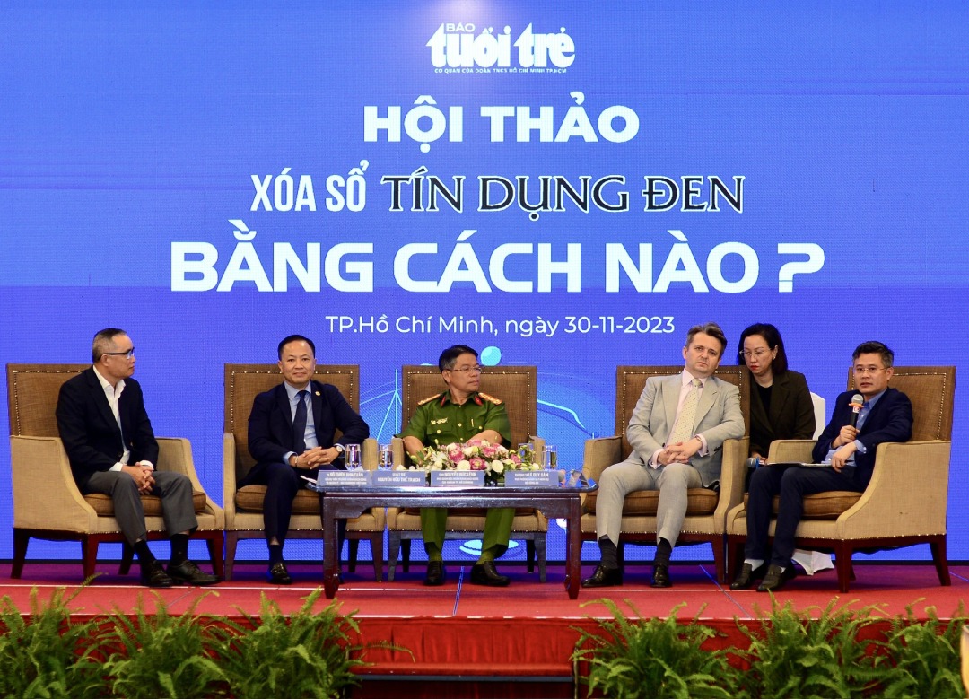 Từ vòng xoáy xù nợ đến khung pháp lý về cho vay tiêu dùng