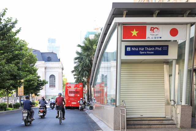 Phường chỉ rộng bằng một khu đô thị nhưng là trái tim của TP. HCM, có con đường thuộc top đắt nhất thế giới