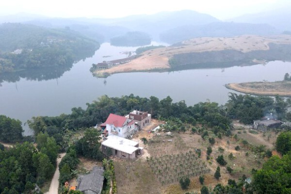 Vay tiền mua đất homestay, farmstay khi lãi suất giảm