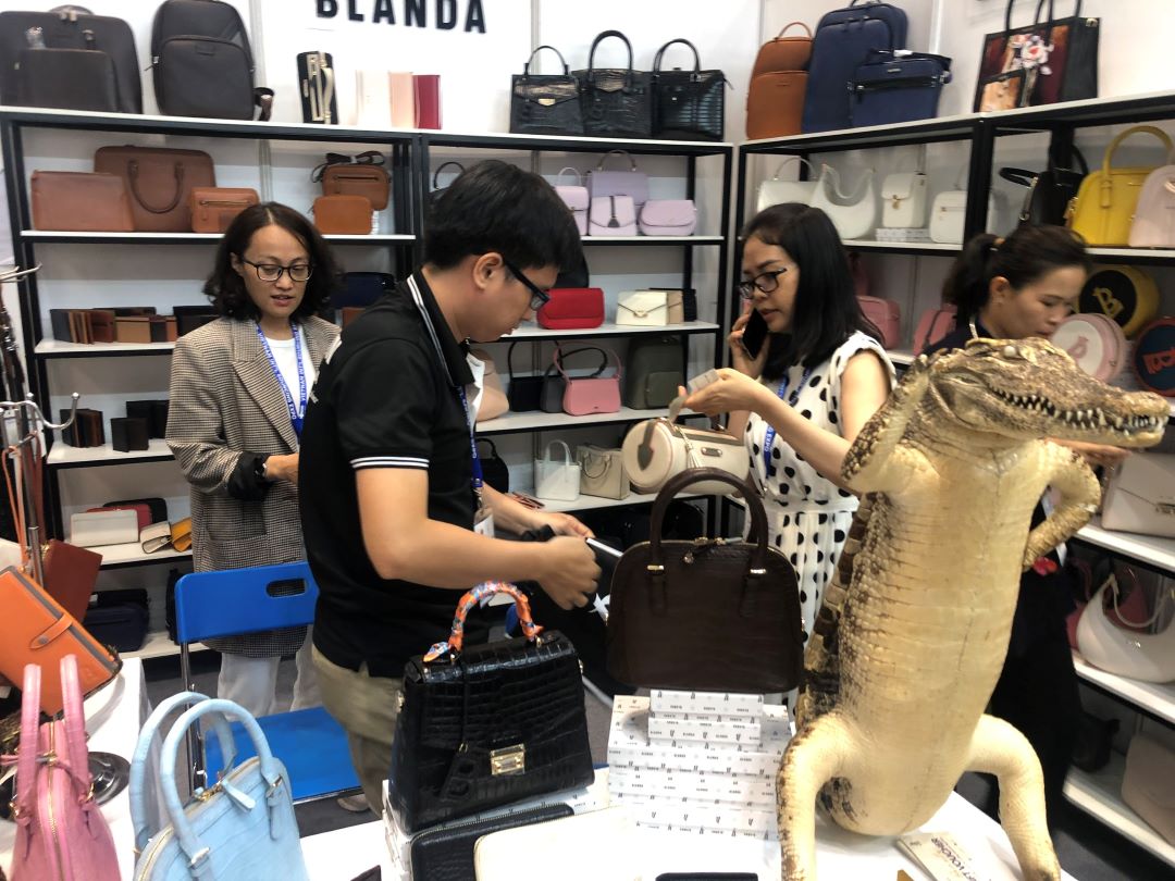 Không chờ thời, doanh nghiệp thích nghi với khó khăn tìm cơ hội sản xuất