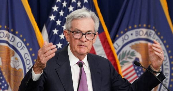 Chủ tịch Powell: Fed 'không còn xa' thời điểm hạ lãi suất