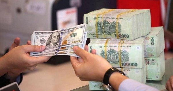 Chuyên gia chỉ ra 3 nguyên nhân nội tại khiến tiền Đồng mất giá từ đầu năm