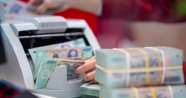 Xuất hiện ngân hàng vẫn giữ lãi suất tiết kiệm 7,5%/năm: Gửi tối thiểu từ 100.000 đồng