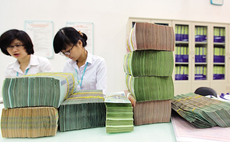 Nhà băng thà ôm tiền hơn “quỳ thu nợ”
