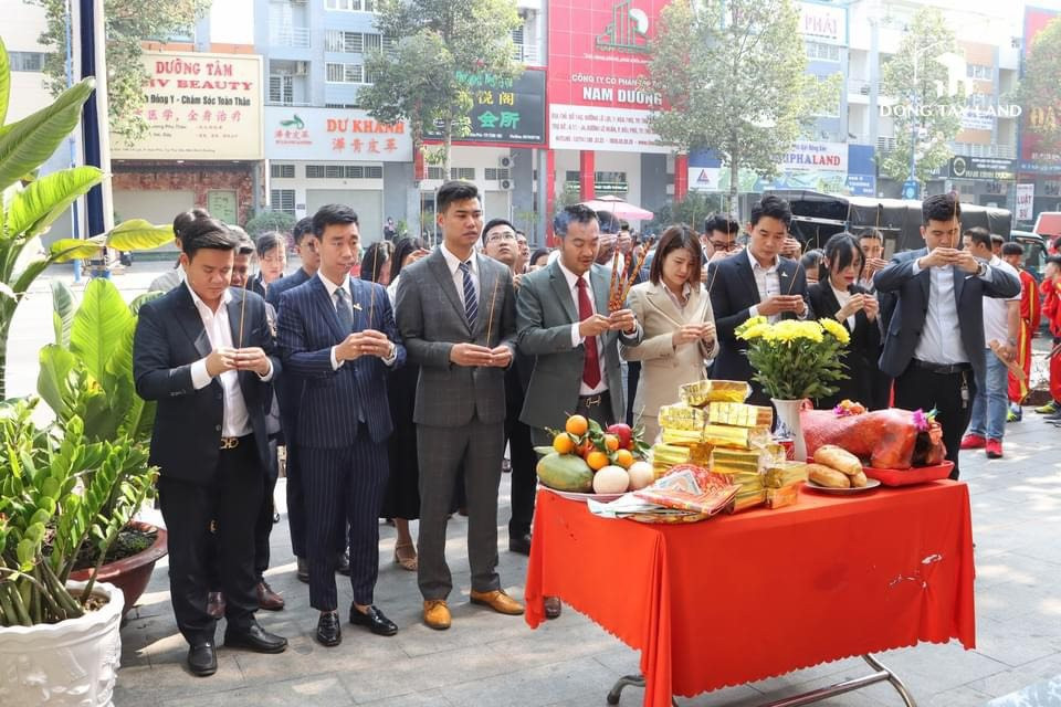 Sàn môi giới rầm rộ tuyển quân, mở rộng địa bàn hoạt động chạy đua với dự án mới