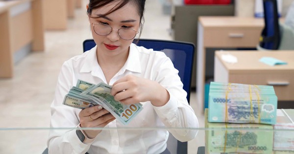 Khách hàng cần làm gì khi tiền gửi ngân hàng bỗng dưng bị mất?
