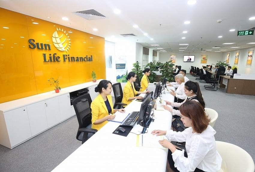 ACB thu về gần 1.600 tỷ đồng từ bancassurance trong cơn địa chấn khủng hoảng niềm tin chưa từng có của ngành bảo hiểm