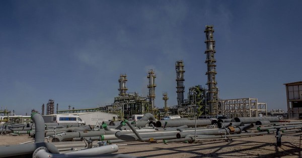 Nguồn cung bị bóp nghẹt, giá dầu “lăm le” đâm thủng mốc 100 USD/thùng: OPEC+ vẫn thờ ơ trước cuộc khủng hoảng khiến cả thế giới đau đầu?