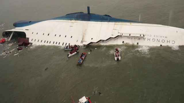 Tròn 10 năm thảm kịch chìm phà Sewol khiến 304 người chết: Xót xa trước tình cảnh của người sống sót