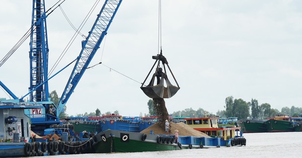 Đồng Tháp chấn chỉnh việc quản lý khai thác cát