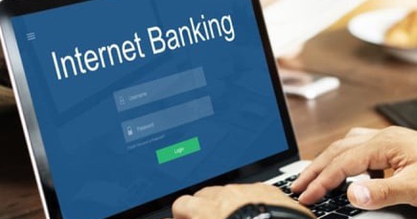 Tài khoản Internet Banking bị khóa có được rút và nhận tiền?