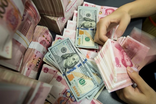Dự trữ ngoại hối của Trung Quốc sụt giảm tính đến cuối tháng Tư