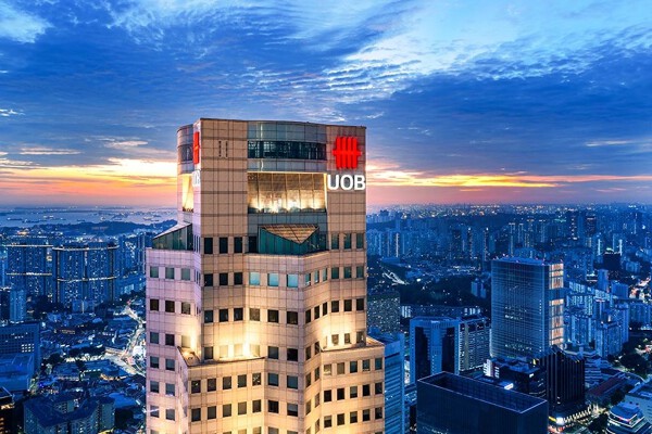 Lãi suất cao kéo dài gây áp lực lên các ngân hàng Đông Nam Á