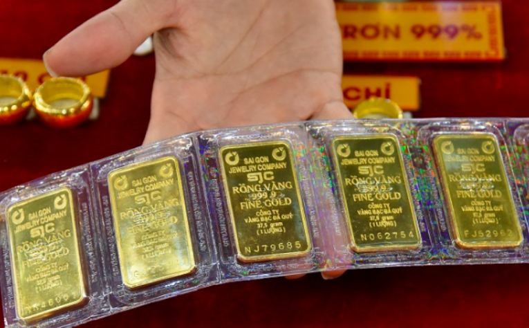 Đấu thầu thành công 7.900 lượng vàng giá cao hơn giá thị trường