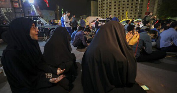 Iran tuyên bố 5 ngày quốc tang