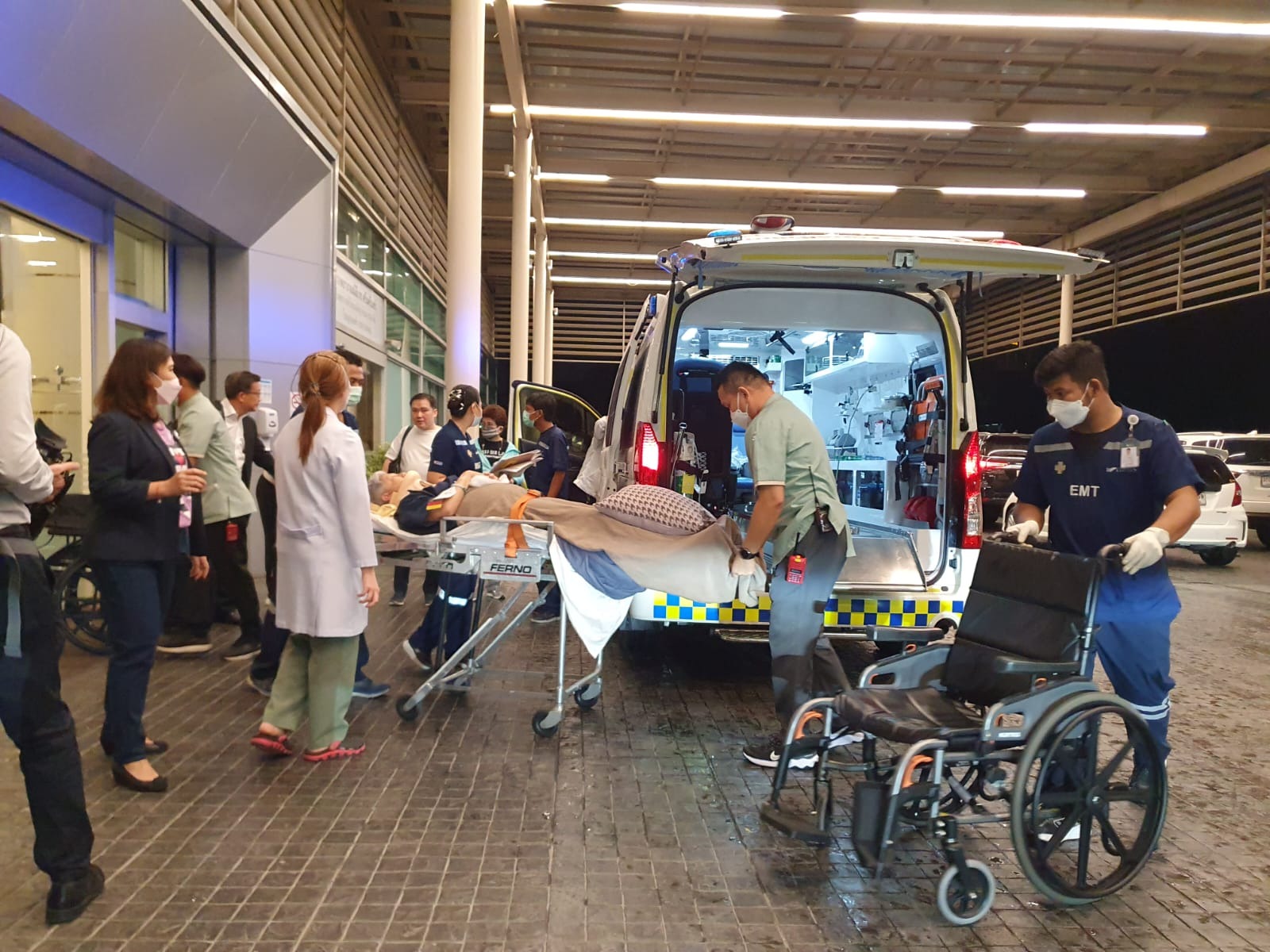 Hình ảnh đáng sợ trong khoang máy bay Singapore gặp nạn