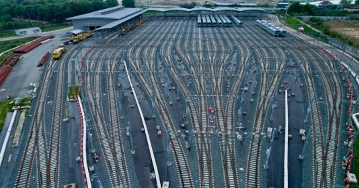 Choáng ngợp hình ảnh ngoạn mục trung tâm 'siêu khối óc' của hàng chục đoàn tàu metro tại TP. HCM