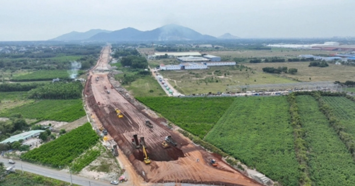 Hàng trăm hồ sơ đền bù cao tốc 17.000 tỷ đồng tại Đồng Nai bị 'nhúng tay'