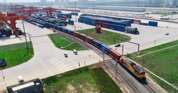 Trung Quốc xây tuyến đường sắt mới: 'Tốn' 8 tỷ USD, giúp nối từ đại lục đến châu Âu, 'ấp ủ' hơn 30 năm giờ mới thành hiện thực