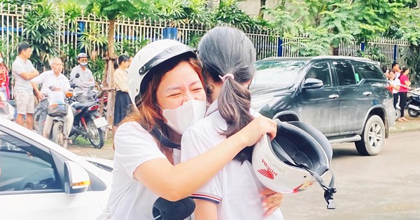 2 câu phụ huynh Hà Nội đăng lên MXH nhiều nhất hôm nay: Một đằng vui mừng, hớn hở, một đằng lo lắng, bất an