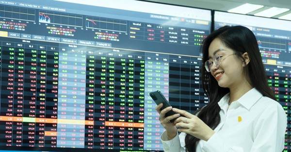 Cổ phiếu ngân hàng nâng đỡ, VN-Index trụ mốc 1.300 điểm