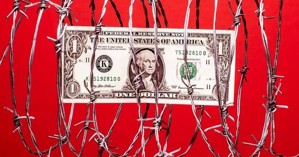 IMF: Đồng đô la Mỹ đang 'xói mòn thầm lặng' giữa xu hướng phi đô la hóa, 'rủi ro' lớn nhất đối với đồng bạc xanh là gì?