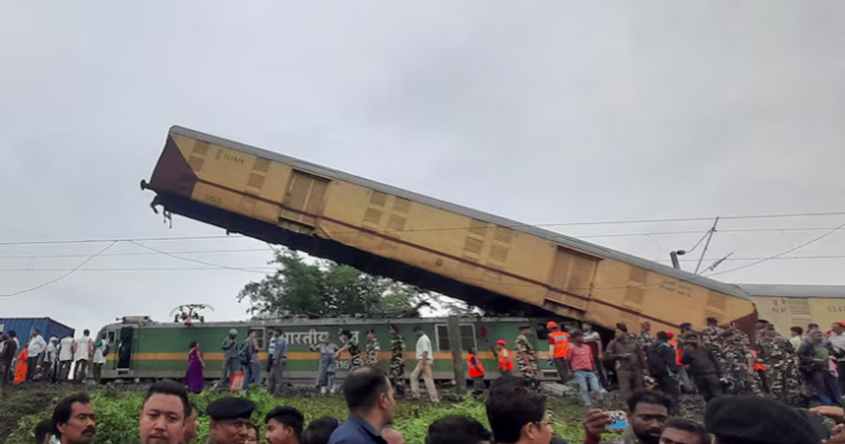 Tai nạn đường sắt Ấn Độ khiến gần 70 người thương vong
