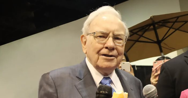 Một cổ phiếu tăng 714% trong 8 năm, chiếm hơn 43% danh mục đầu tư của tập đoàn Warren Buffett lãnh đạo: Một trong những lựa chọn thành công nhất có còn đúng ở  hiện tại?