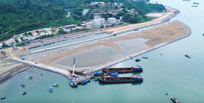 Cập nhật tình hình của siêu cảng lớn nhất miền Trung