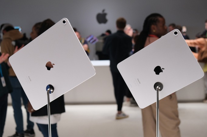 Giá trị Apple lập kỷ lục thế giới