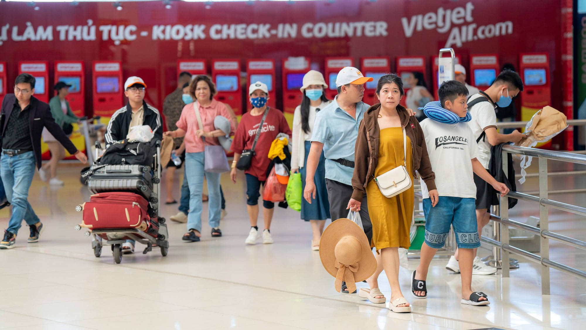 Cập nhật ngay lúc này trên khắp thế giới: Sự cố màn hình xanh toàn cầu, đóng băng hàng loạt công ty, người dân vạ vật khắp các sân bay