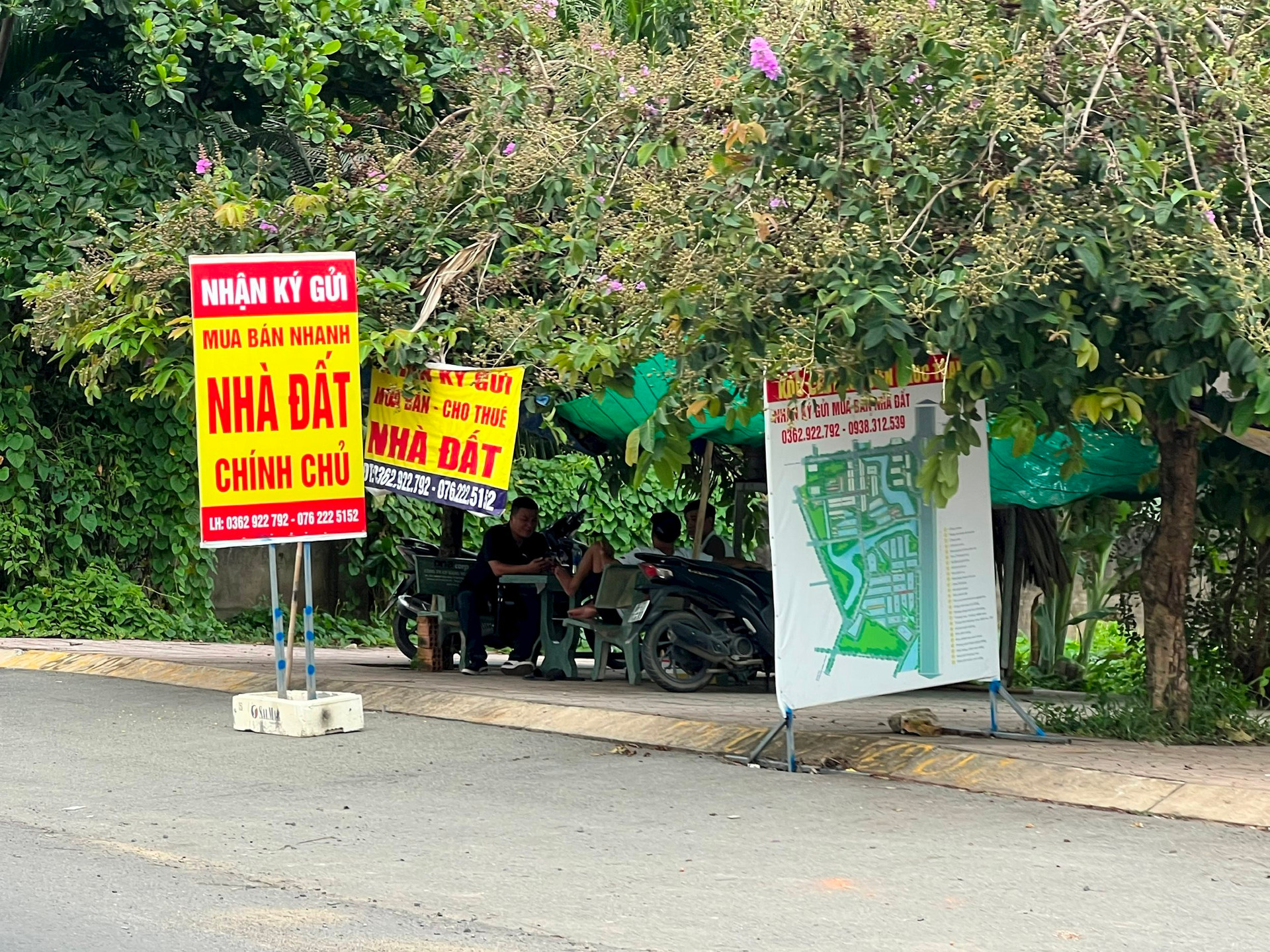 Nỗi lòng nhà đầu tư: Ôm đất khắp nơi nhưng không có tiền đi du lịch hè