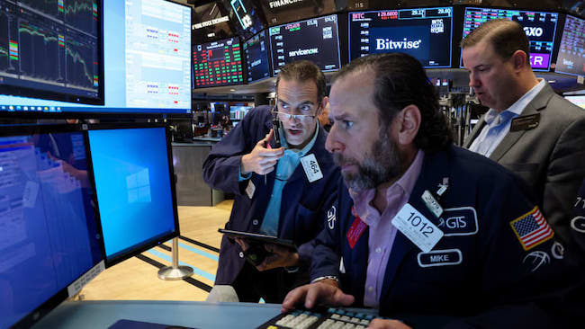 S&P 500 và Nasdaq Composite chứng kiến phiên tồi tệ nhất kể từ năm 2022