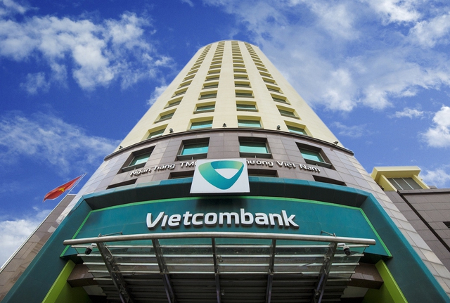 Vietcombank: Lợi nhuận nửa đầu năm đạt kỷ lục hơn 20.800 tỷ đồng, nợ xấu tăng mạnh