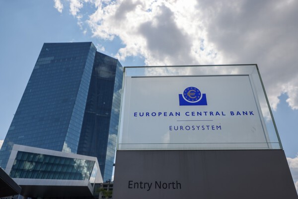 Biến số bất ngờ với ECB trước khi ra quyết định tiếp theo về lãi suất