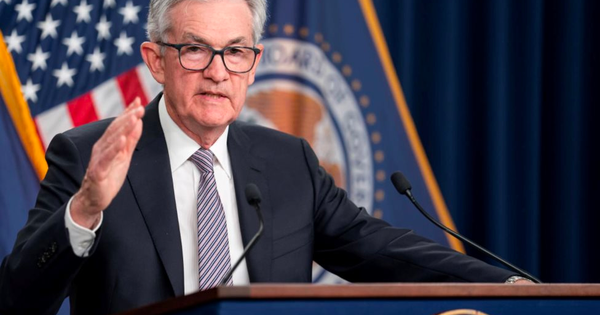 Fed giữ nguyên lãi suất ở mức cao nhất 23 năm, ông Powell phát tín hiệu NHTW đang tiến gần hơn với việc nới lỏng chính sách