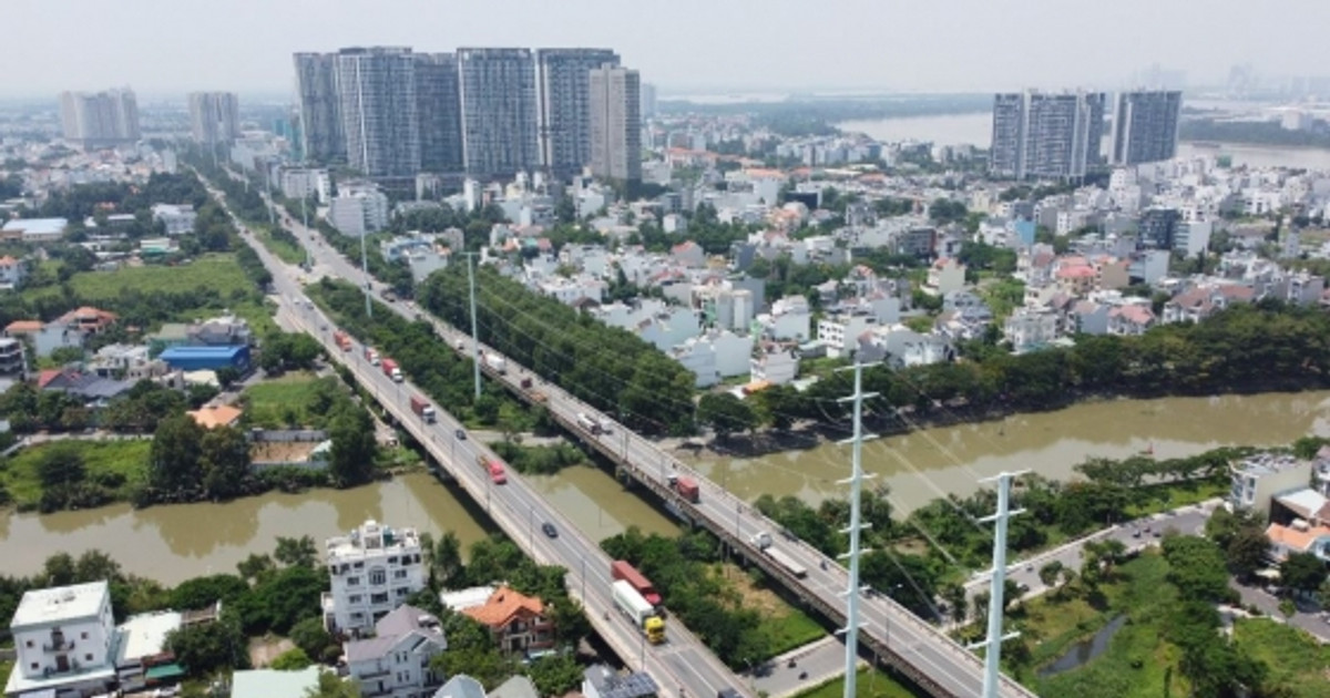 Bảng giá đất mới tại TP. HCM có thể sẽ kích hoạt 'làn sóng' đẩy giá nhà lên cao, chuyên gia kiến nghị tạm hoãn ban hành