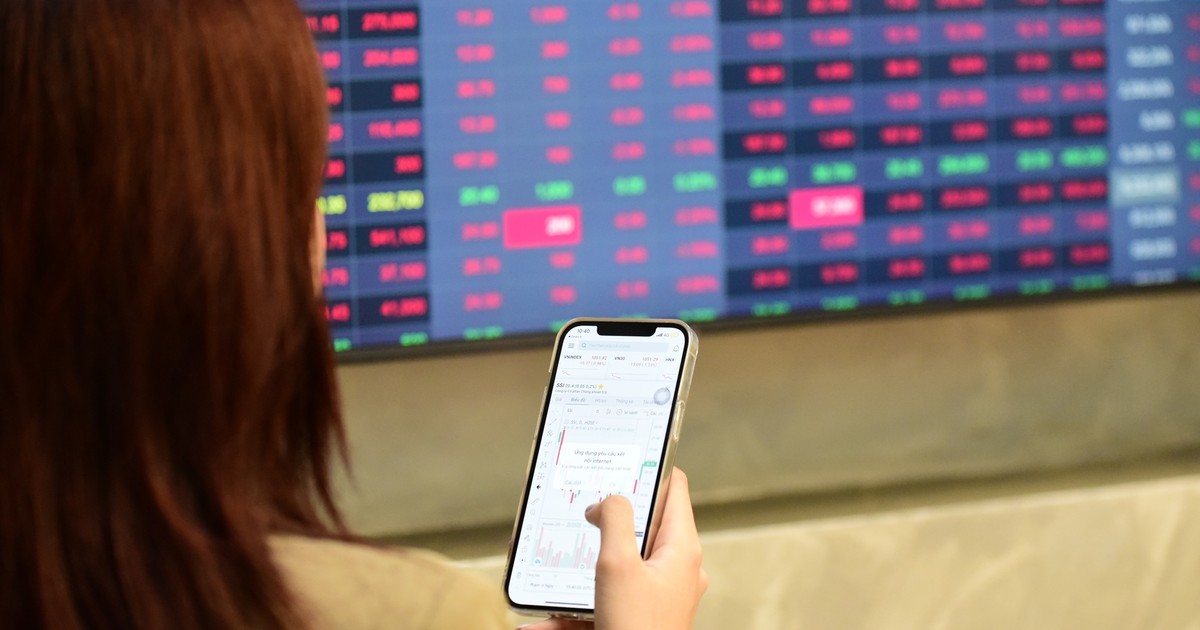 Ám ảnh mốc 1.200 điểm và câu chuyện về margin