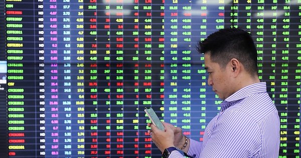 Góc nhìn CTCK: VN-Index có thể giảm thêm để thiết lập đáy thứ hai, nhà đầu tư cần tránh mua đuổi