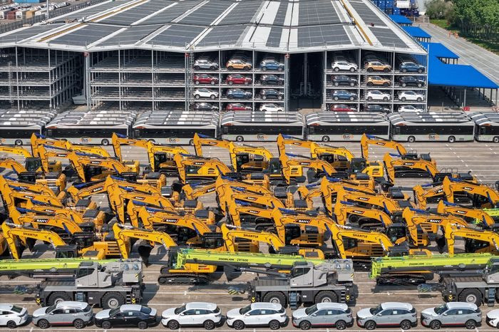 Tăng trưởng xuất khẩu của Trung Quốc chậm lại, thấp hơn dự báo