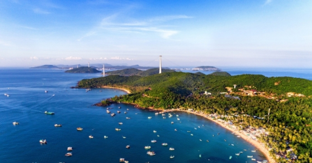 Thành phố đảo đầu tiên của Việt Nam là hòn đảo tuyệt thứ hai trên thế giới