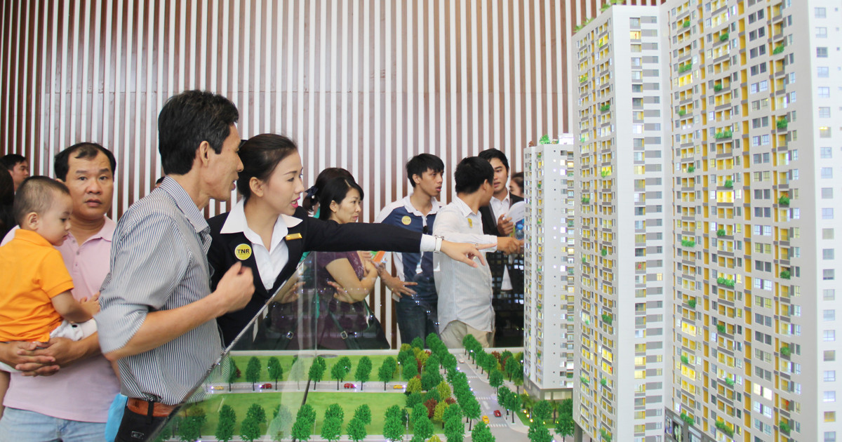 “Núi” hàng tồn kho, thị trường bất động sản vẫn tăng giá