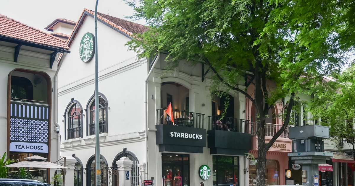 Cận cảnh quán cà phê Starbucks ở TPHCM giá thuê 8,4 tỷ đồng/năm sắp đóng cửa
