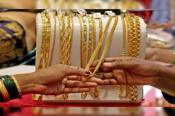 Lực mua vàng tăng vọt sau khi Ấn Độ giảm thuế